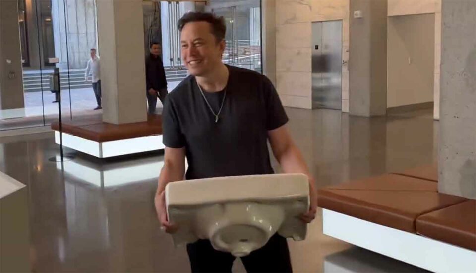 Elon Musk mit Wachbecken