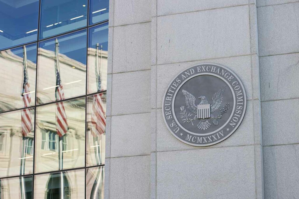 SEC Logo an Gebäude