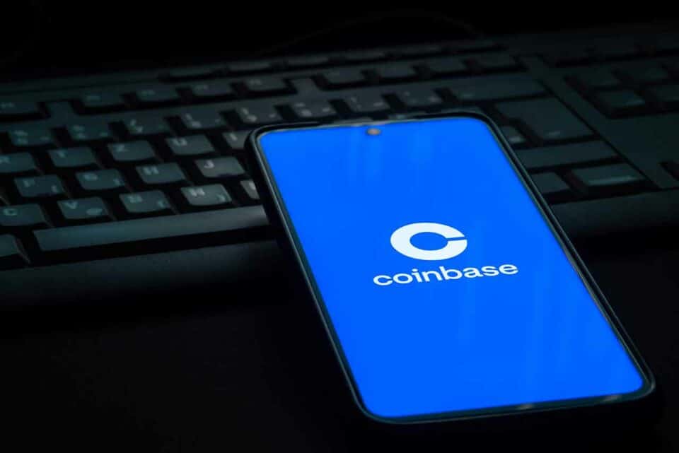 Coinbase Logo auf Smartphone