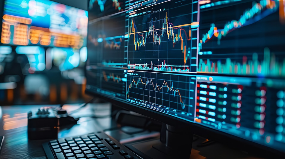 Computerbildschirm mit Börsenchart oder Aktienmarkt
