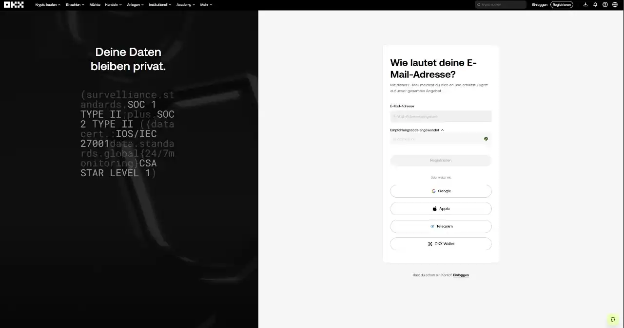 OKX-Registrierungsformular mit dem vorbelegten Empfehlungscode BITCOINKURIER im Feld Empfehlungscode